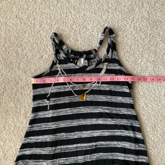 No Boundaries Black and Gray Smocked Sleeveless Tank Top - Picture 2 of 12
